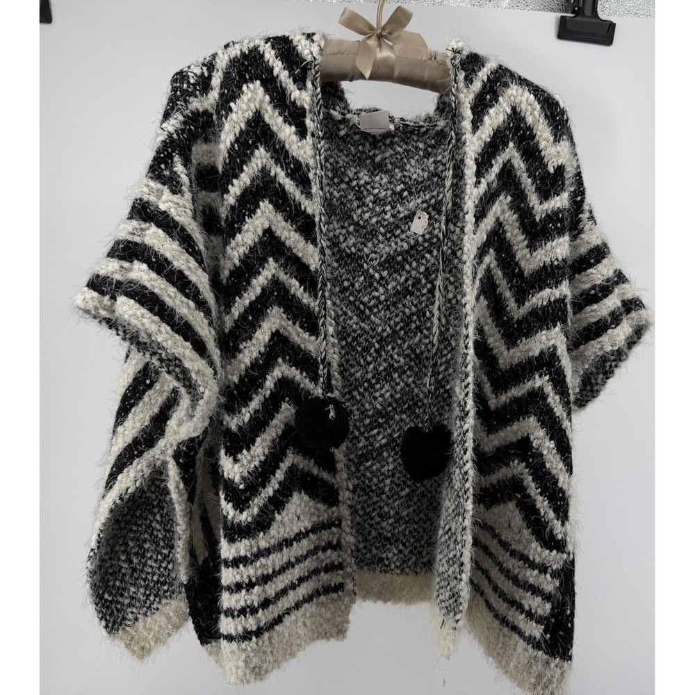 Francesca's Aztec Chevron Boho Poncho Cardigan Pom Pom OSFA NWT Cozy